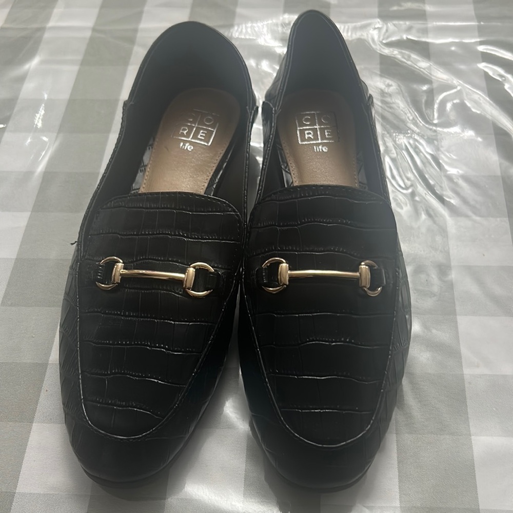 CORE crocodile skin flats